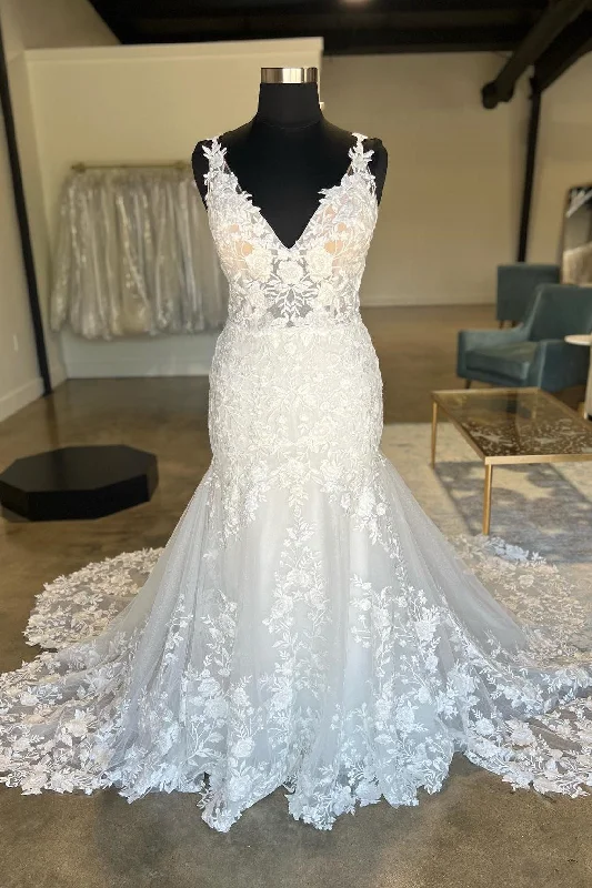 Major Savings White Plunging V Neck Appliques Trumpet Sweeping Wedding Dress