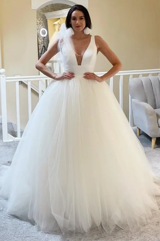Limited Time Discount White Tulle Plunge V Open Back Ball Gown with Bow
