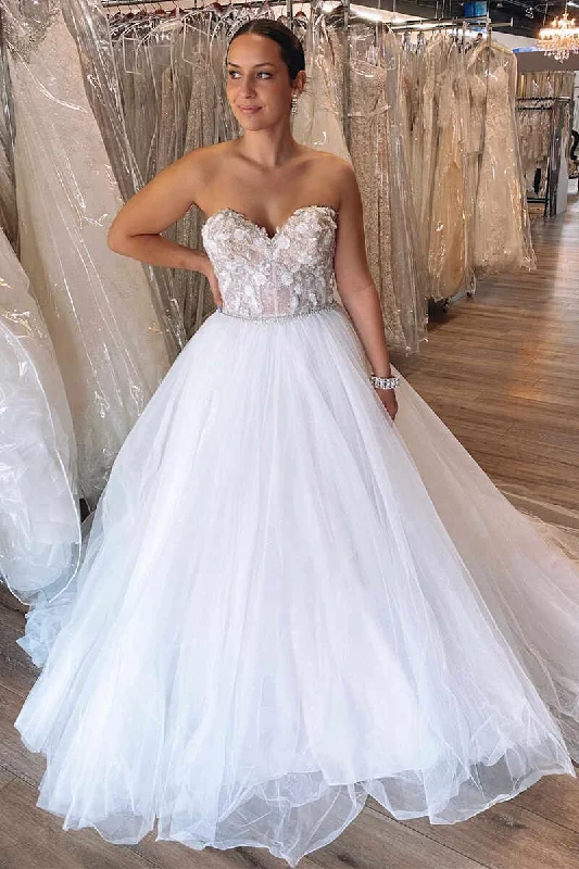 Limited Quantity White Sweetheart Appliques A-Line Long Wedding Dress