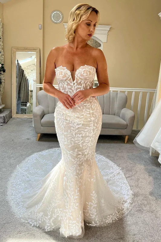 Last Chance Ivory Lace Strapless Trumpet Long Wedding Dress