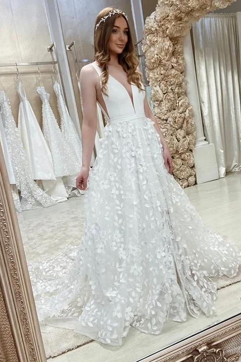 Clearance Sale White V-Neck Sleeveless 3D Flowers Backless Wedding Dress