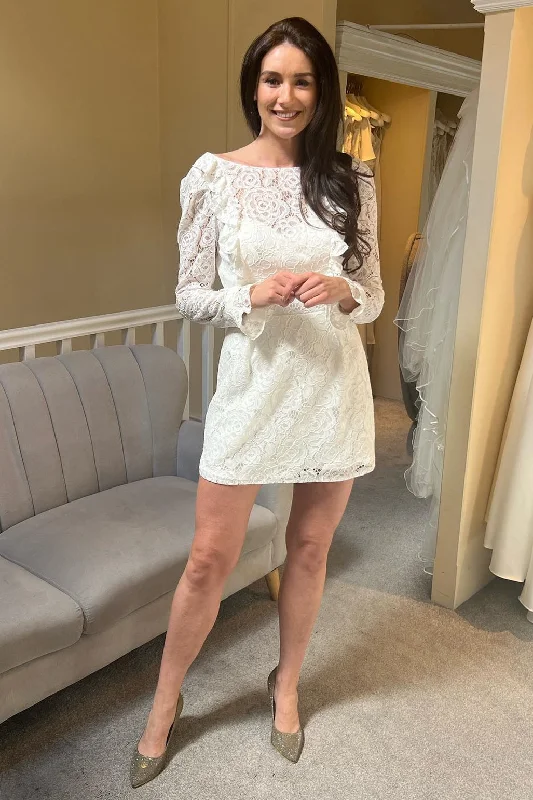 Discount Extravaganza Ivory Lace Backless Short Hen Party Dress with Long Sleeves