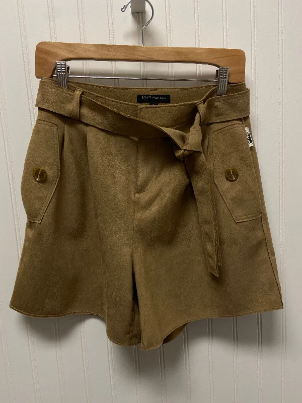 While Supplies Last Shorts By Banana Republic  Size: Xs