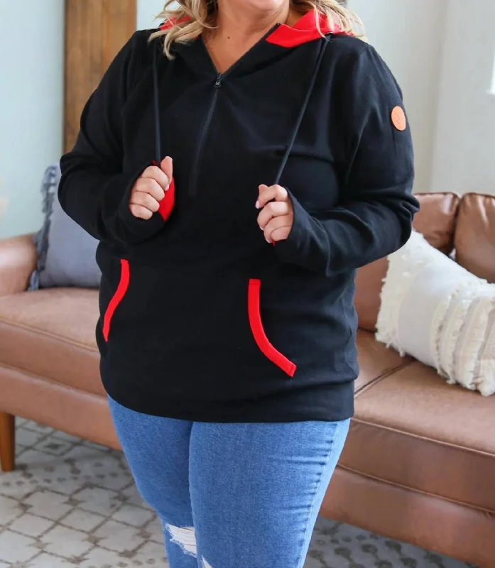 Super Deal Avery Accent Half Zip Hoodie In Black/red