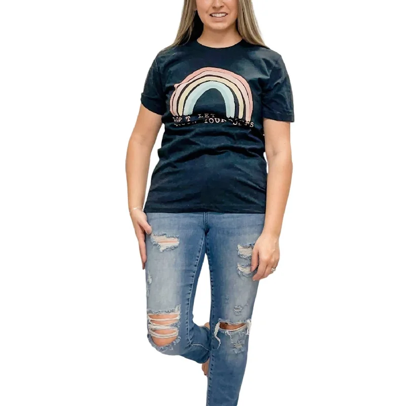 Act Fast Don’T Let Idiots Tee Top In Black