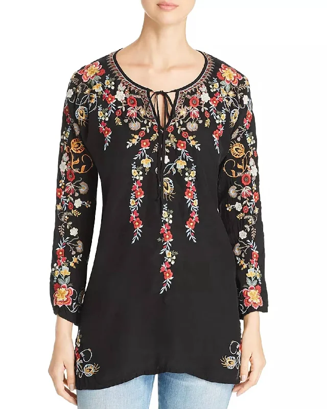 Early Access Embroidered Flower Top In Black