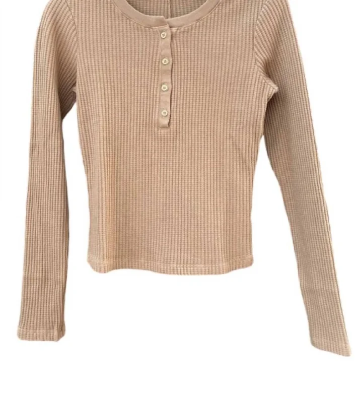 Price Reduction Luxe Thermal Slim Henley Top In Teddy
