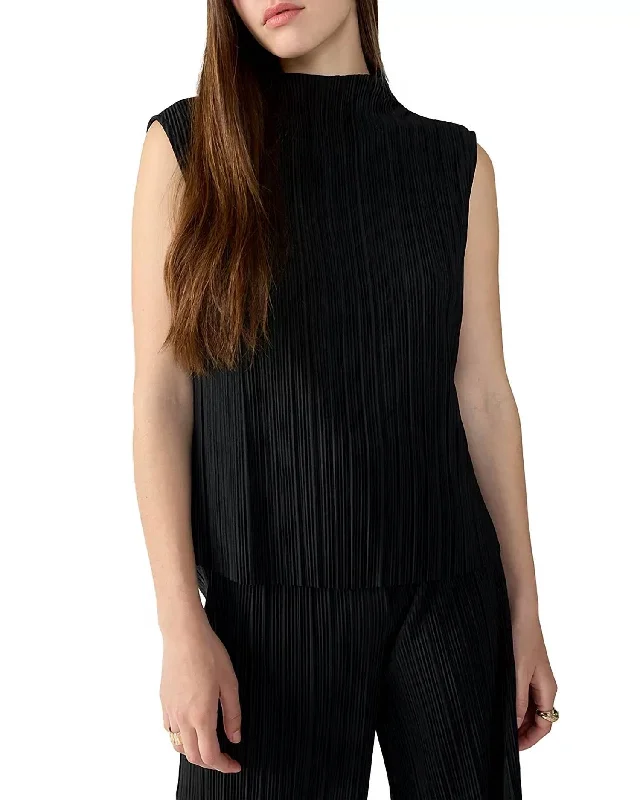 Super Bargain Plisse Mock Neck Top In Black