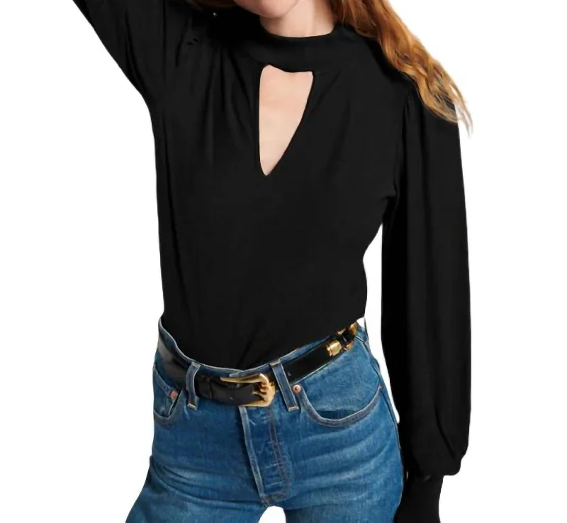 Super Deal Shelby Long Sleeve Cut-Out Tee Top In Jet Black
