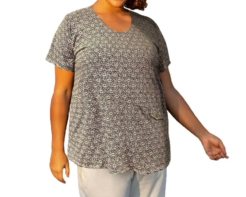 Can't Miss Side Printed Tyler Flair Short Sleeve Top - Plus Size In Black Geo Knots